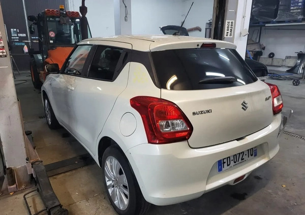 Suzuki Swift cena 29900 przebieg: 75953, rok produkcji 2019 z Tuszyn małe 67